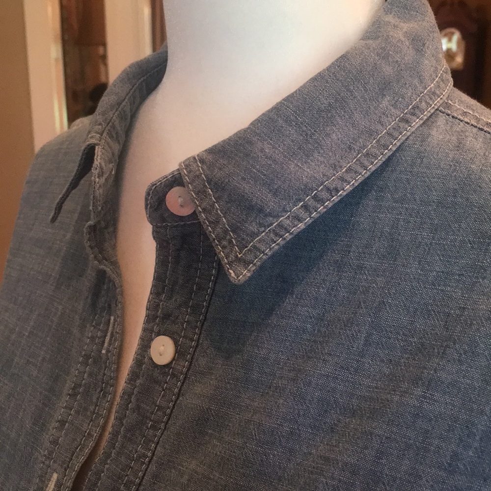 Anthro Hester & Orchard Button down denim top✨✨🌷 - Picture 4 of 8